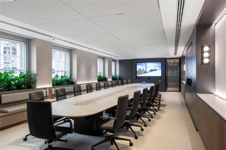 Exploring the Many Sides of Andy Buckley: From Boardroom to Big Screen