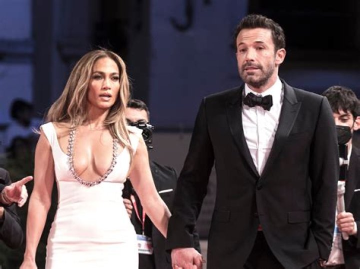 Jennifer Lopez Body Measurements: What Makes Her Look So Amazing?