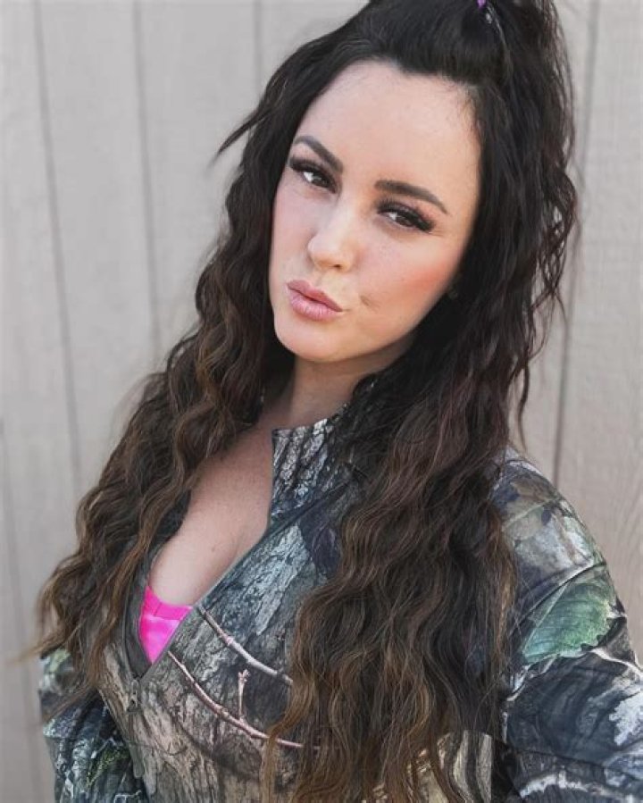 Lacie May Minnesota: The Charm of an Average Mom on Social Media Today