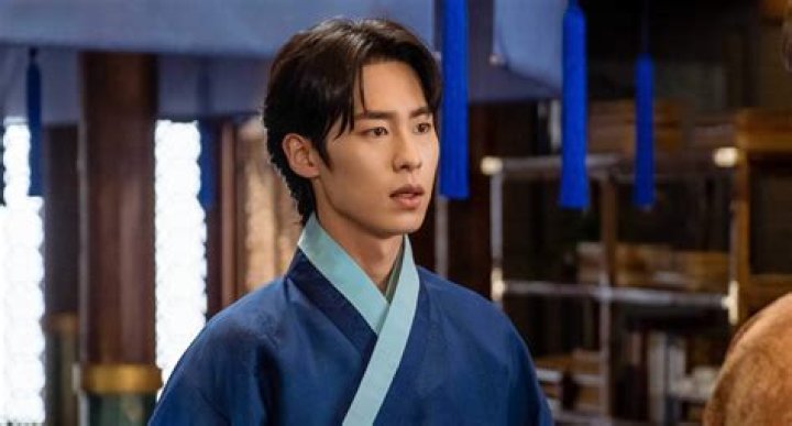 Lee Jin-Wook: Unveiling the Journey of a South Korean Acting Star
