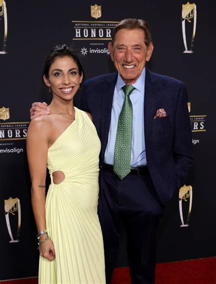 Uncovering the Truth: Who is Joe Namath's Current Spouse?